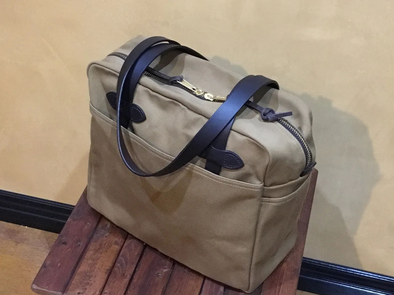 11070261 Filson Rugged Twill Tote Bag with Zipper