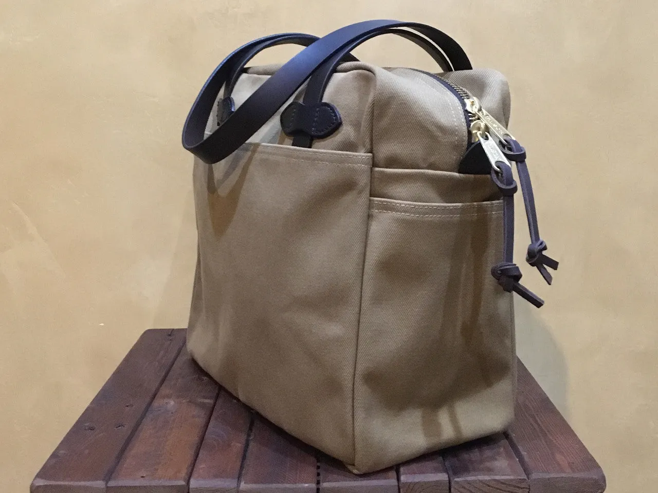 11070261 Filson Rugged Twill Tote Bag with Zipper