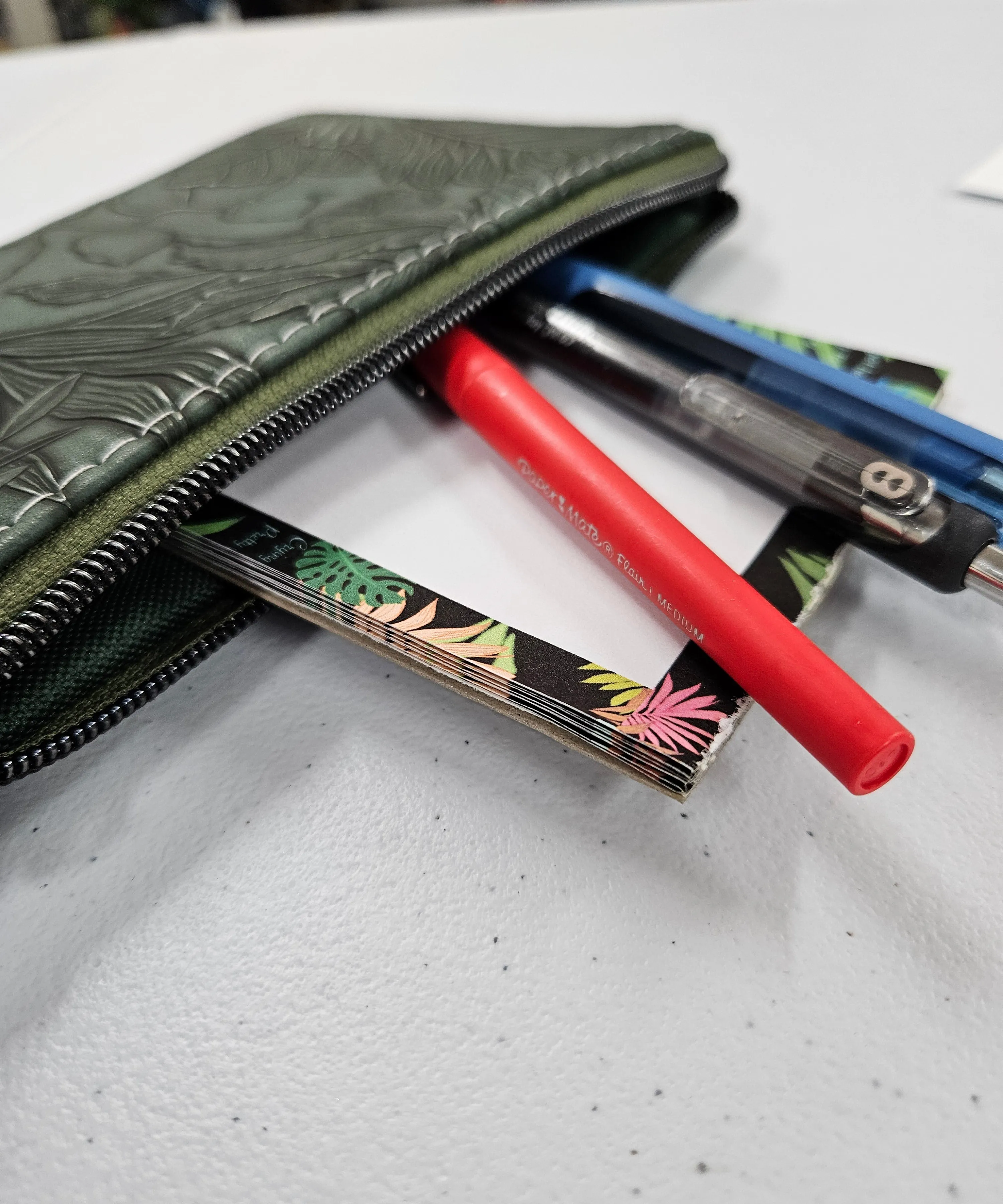 Boundless Hibiscus Rana Pouch