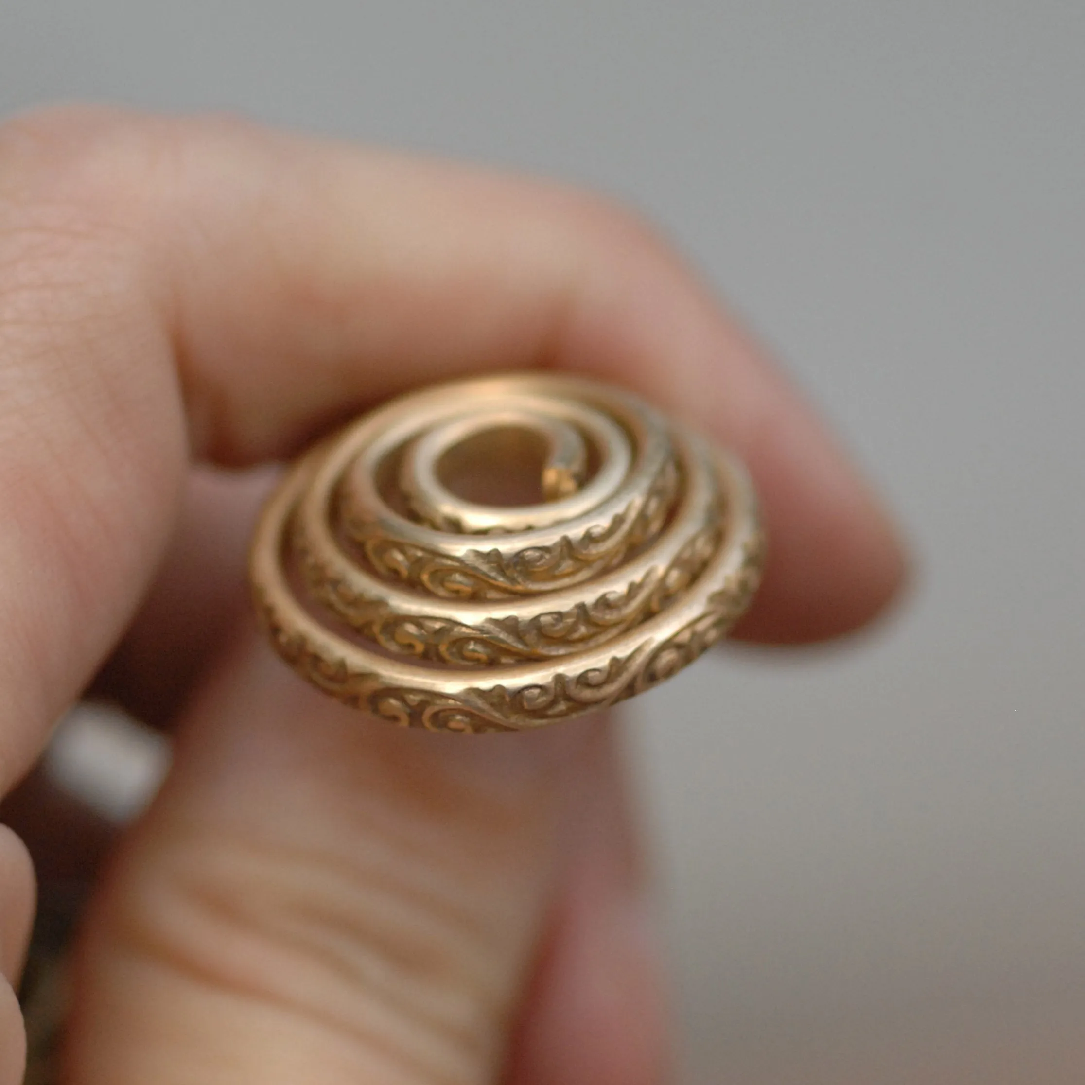 Flourish patterned gallery wire for making rings 2.8mm wide ring band