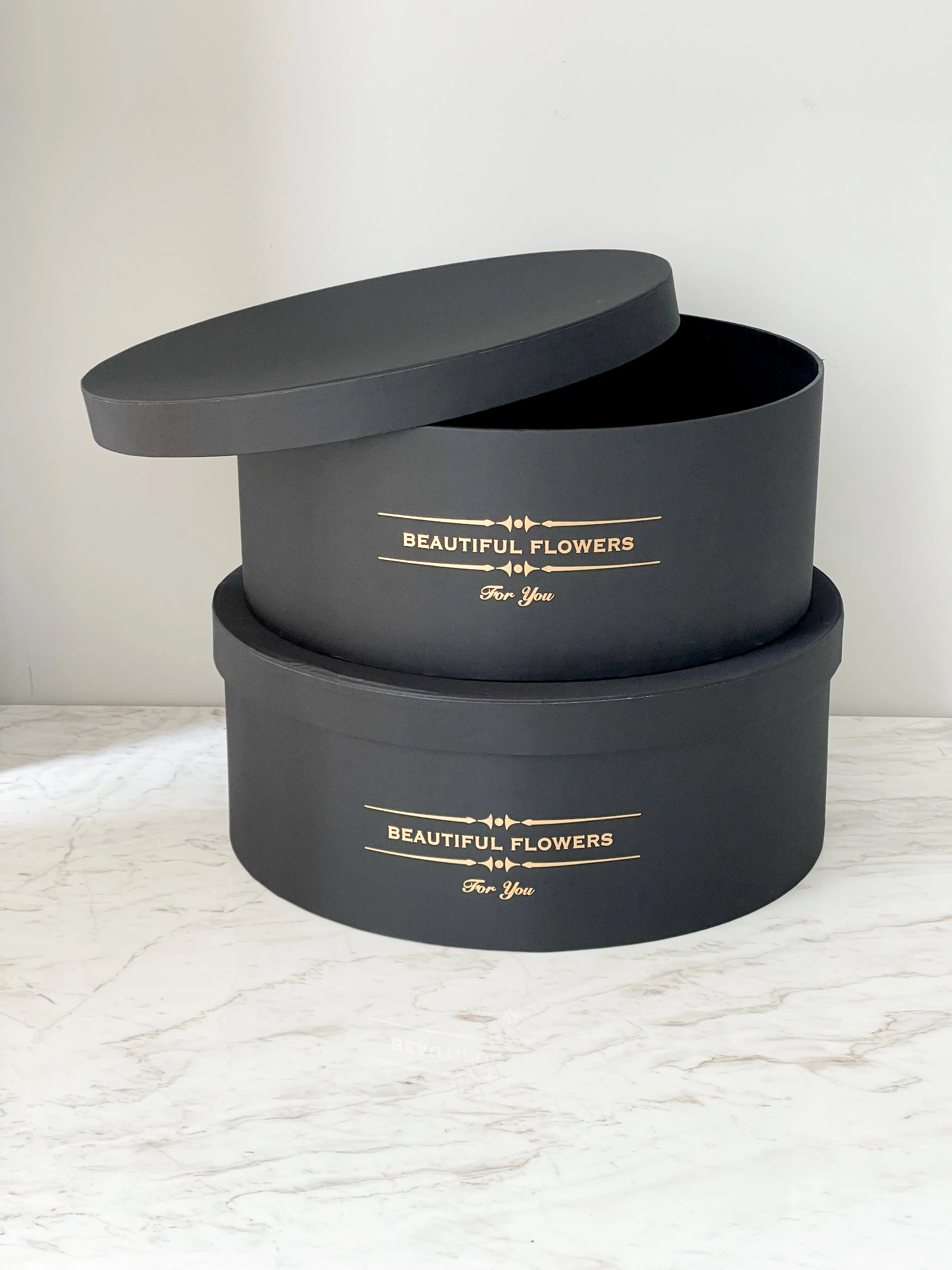 Large Black Round Flower Box – Versatile and Timeless