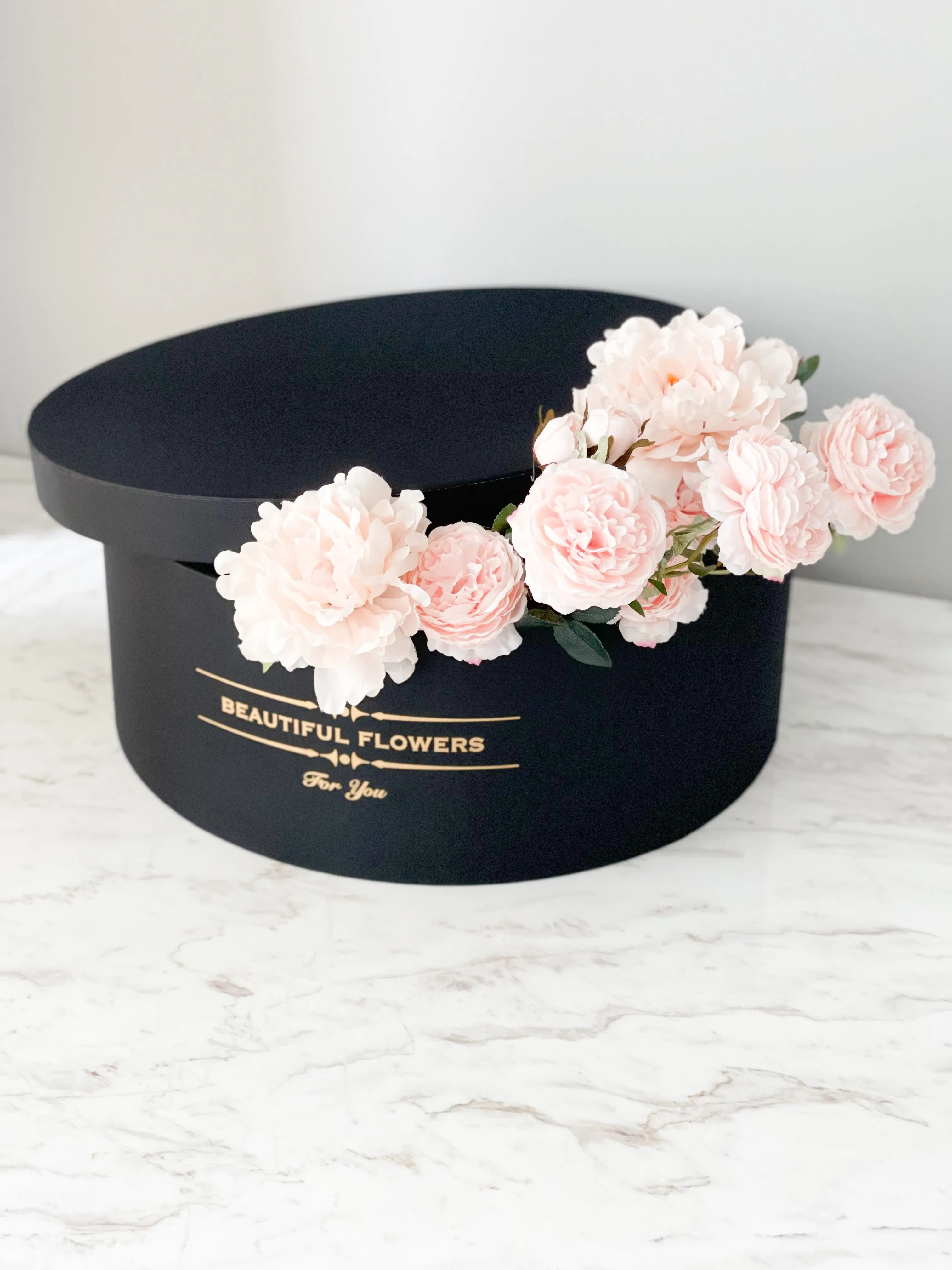 Large Black Round Flower Box – Versatile and Timeless