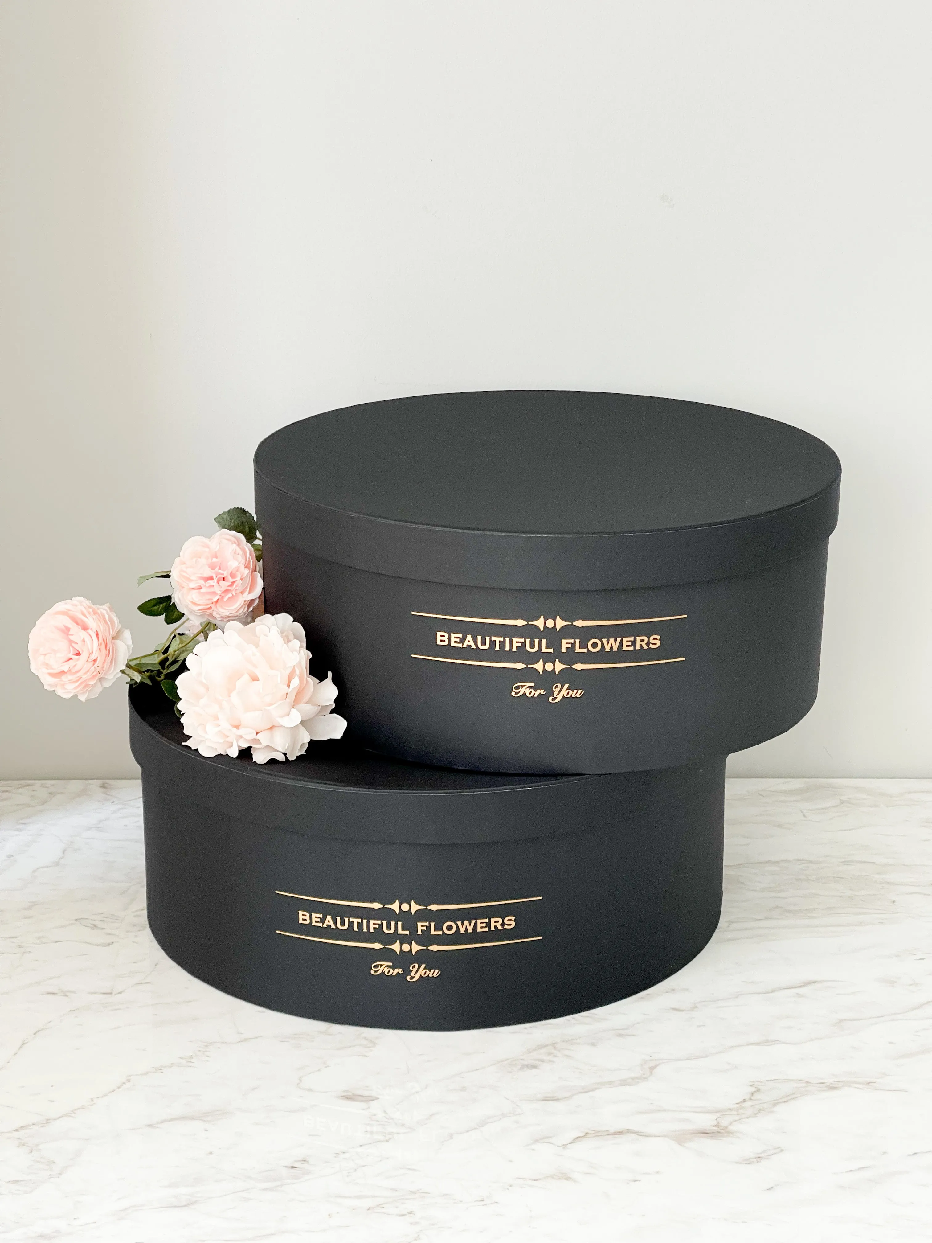 Large Black Round Flower Box – Versatile and Timeless