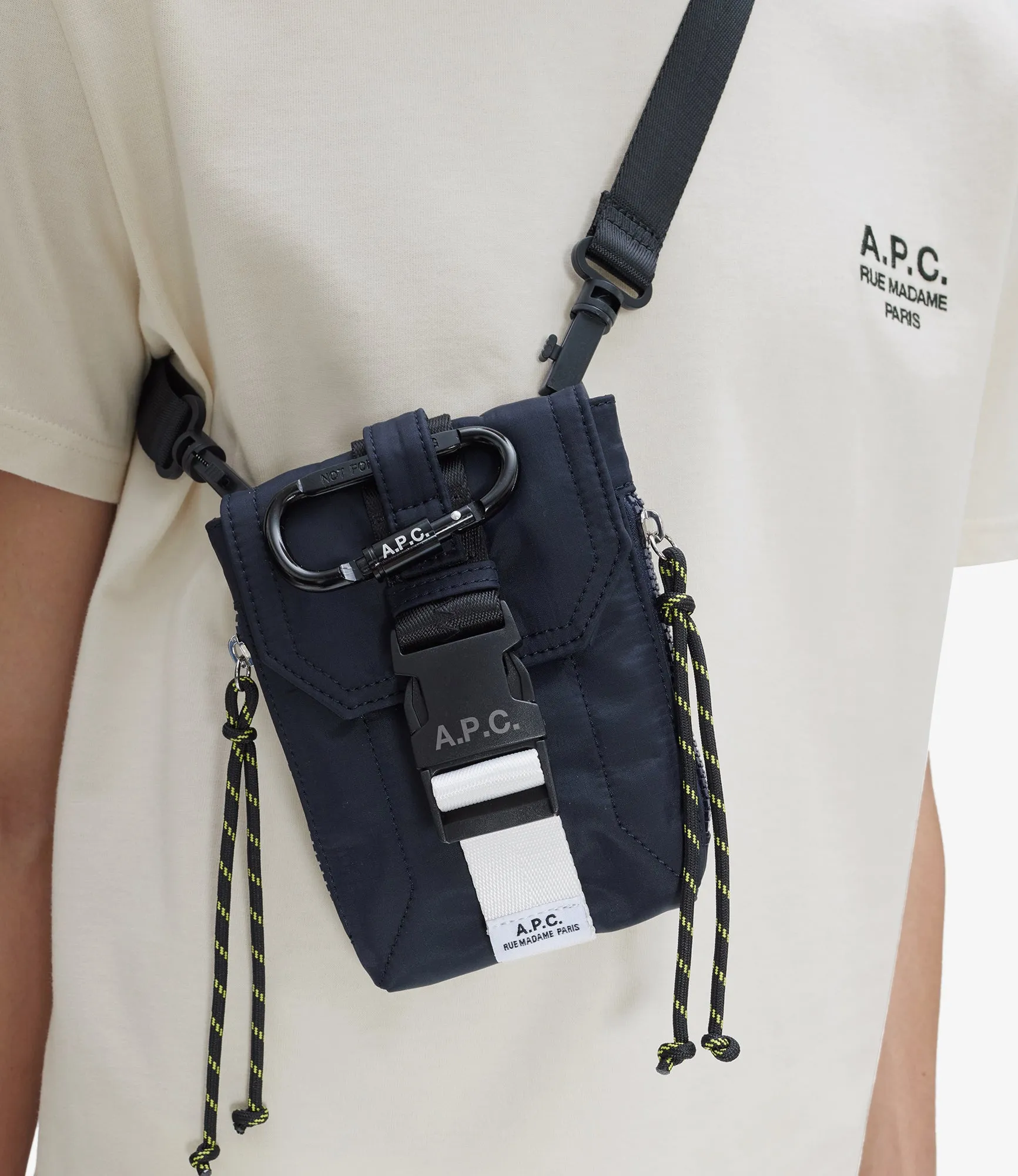 Treck neck pouch