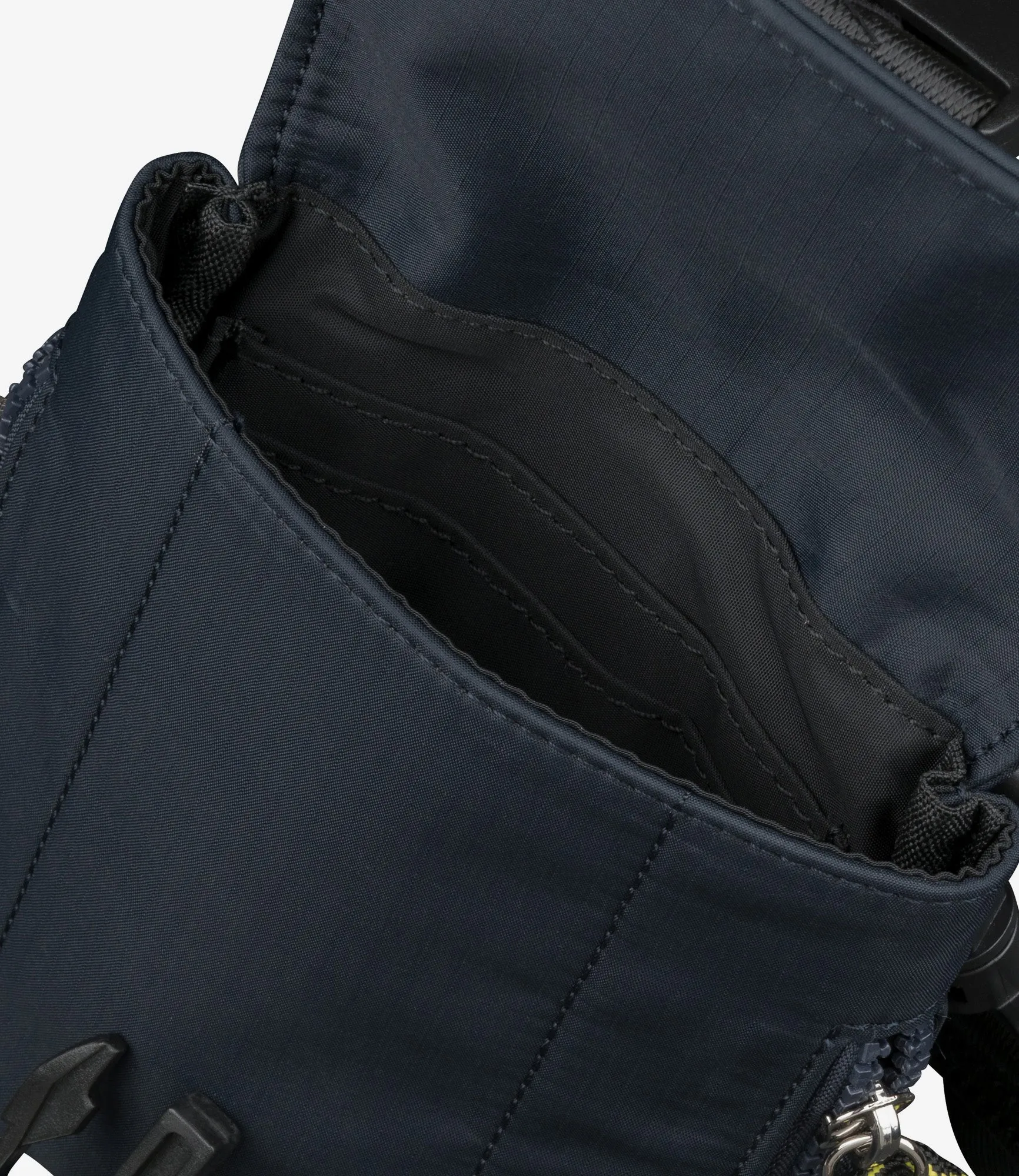 Treck neck pouch